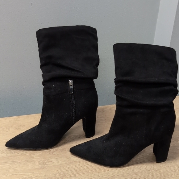NWOT Nine West Unni Black Heeled Suede Boots with Pointed Toe. Size 6.5M - Picture 1 of 7